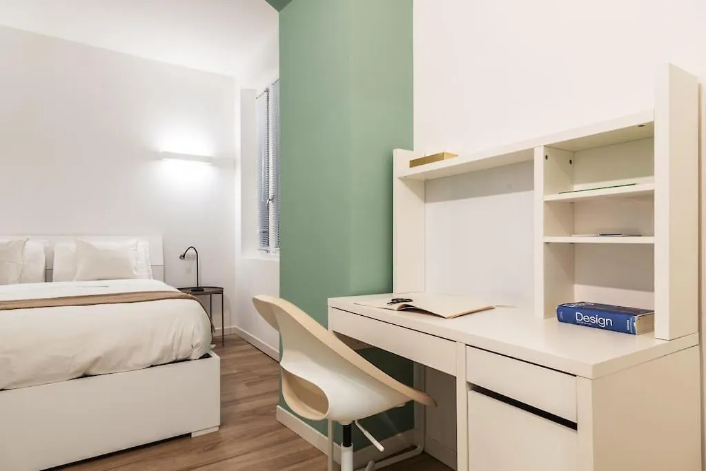 Mora Flexyrent A.C. - Colonne Apartman Milánó